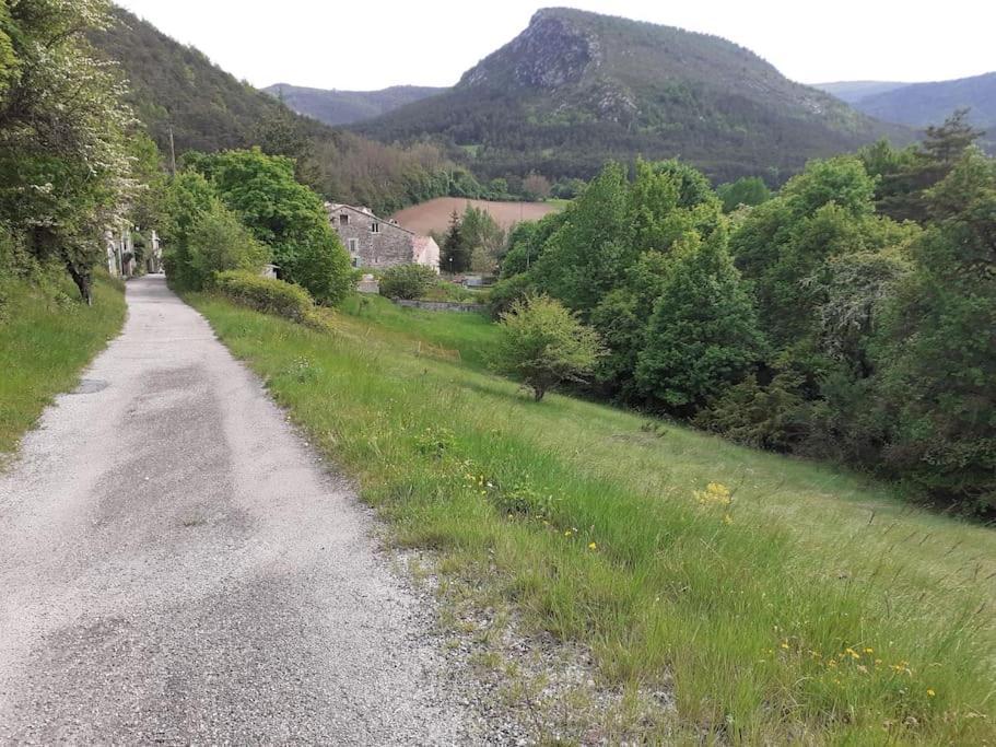 F2 De Caractere Dans Un Hameau Typique Provencal Appartement *