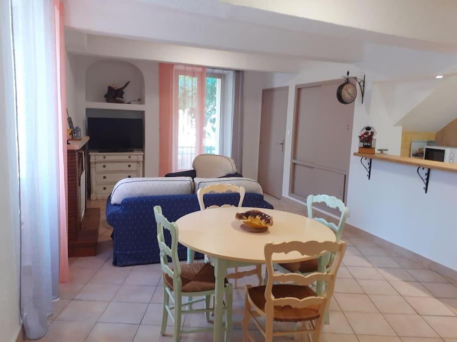 Apartment F2 De Caractere Dans Un Hameau Typique Provencal