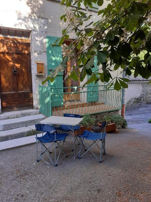 Apartment F2 De Caractere Dans Un Hameau Typique Provencal